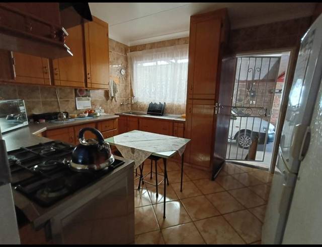 3 BEDROOM HOUSE FOR SALE IN EDELWEISS